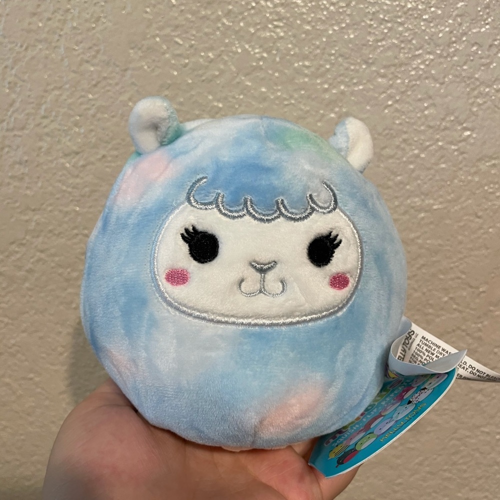 Arabella and Inez flip-a-mallow